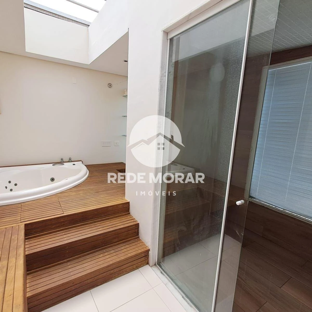 Furnished house, 1450 m², with a water view — photo 31