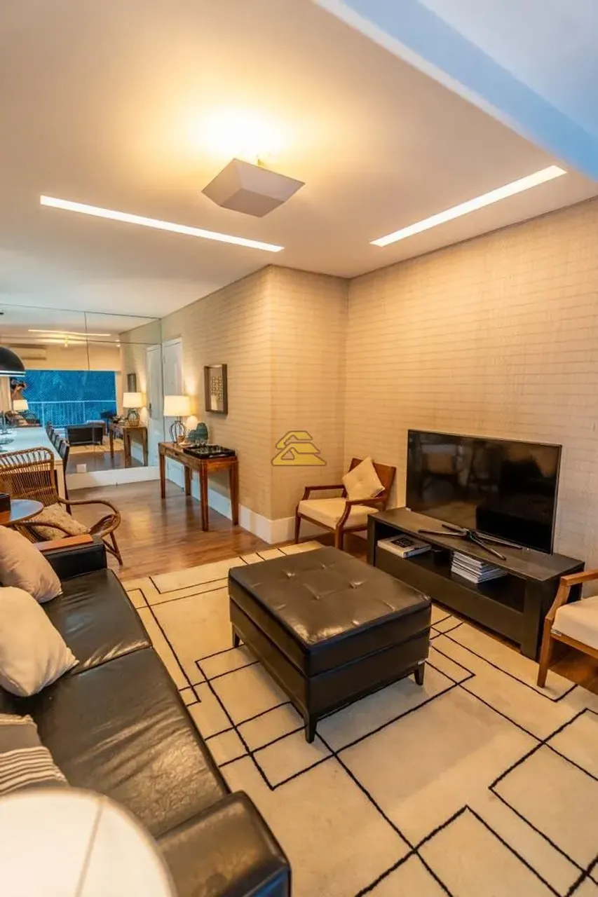 Furnished apartment with 4 bedrooms and a balcony — photo 10