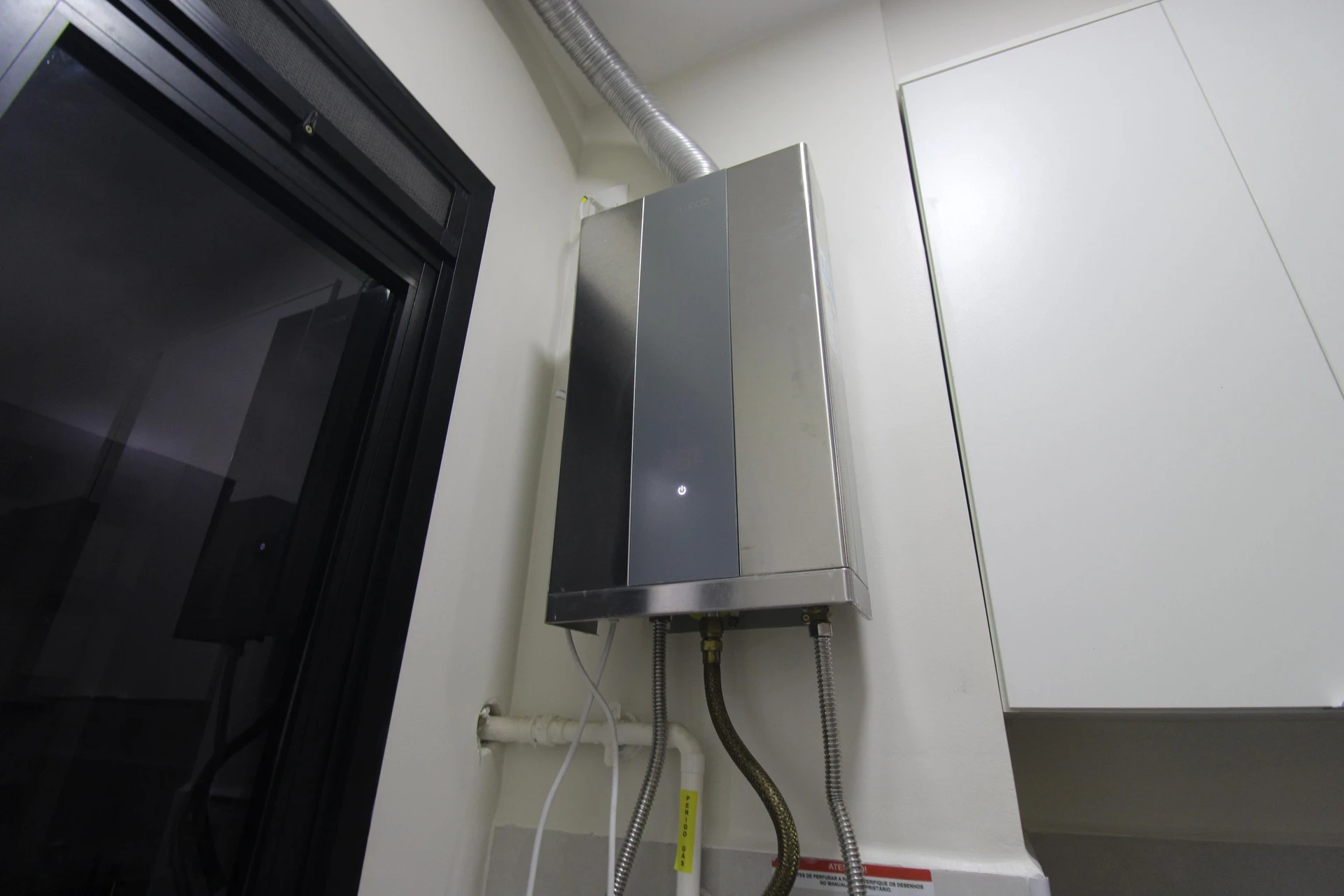 Washing machine in a 2-bedroom apartment, 43 m² — photo 45