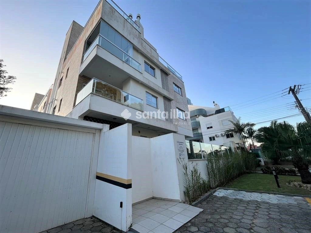 Balcony with a grill in a 2-bedroom apartment, 74 m² — photo 5
