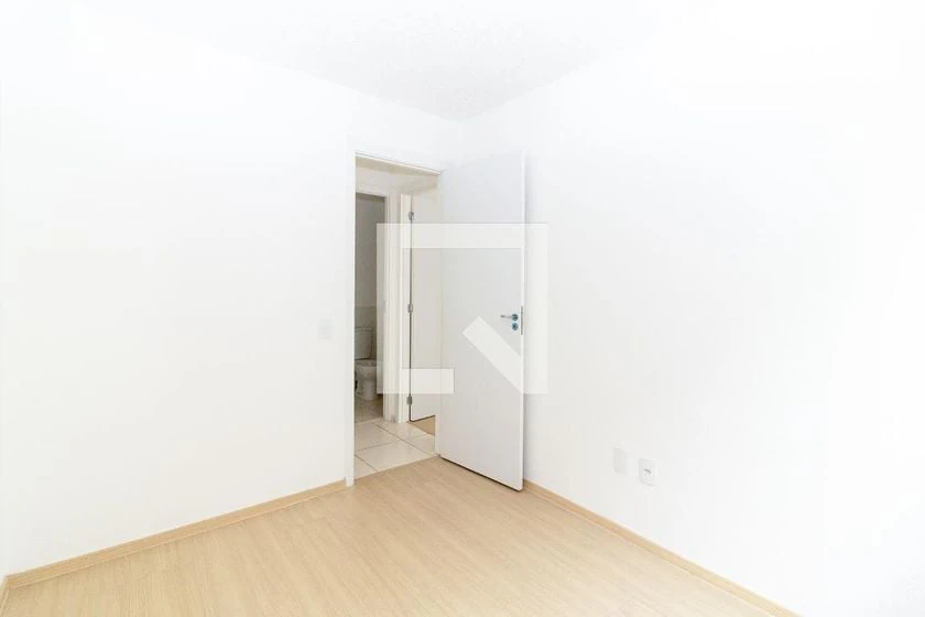 2-bedroom apartment in a building with a gym — photo 17