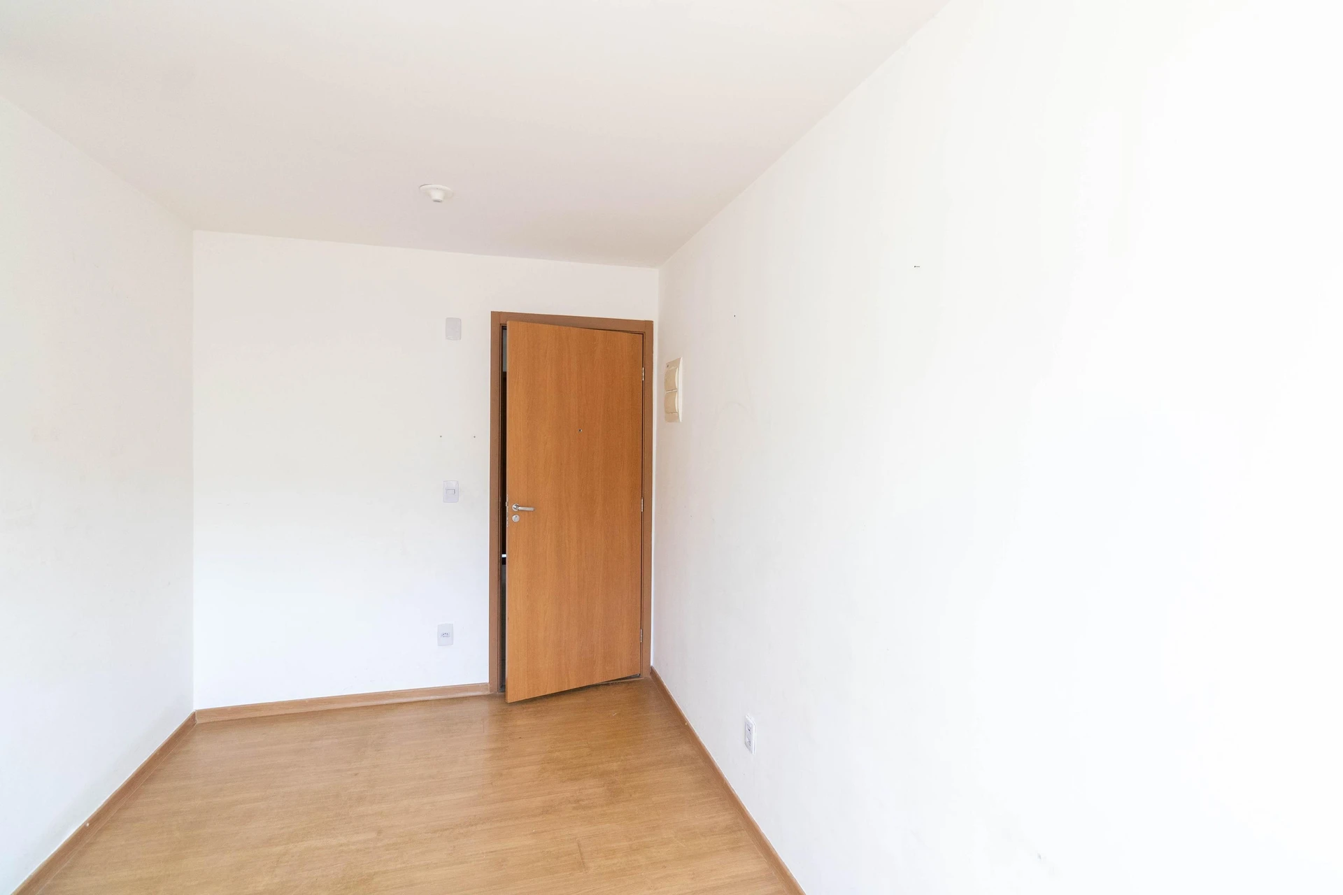Балкон з грилем та 2 спальні: квартира 45 м² — photo 22
