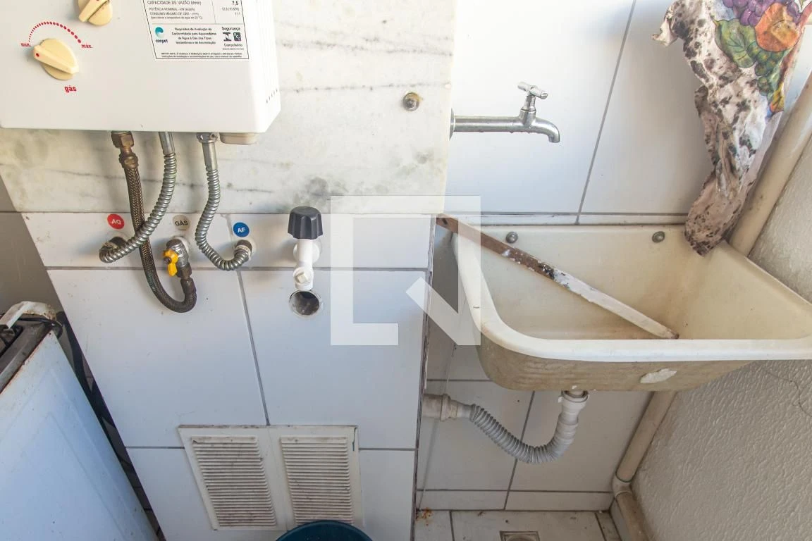 Apartamento com 2 quartos e suíte com banheiro — photo 18