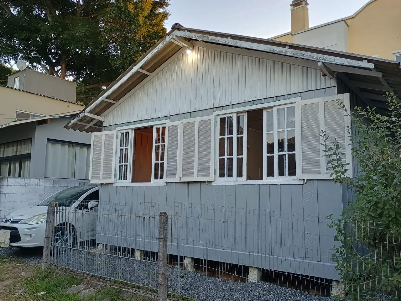 House, 90 m², with wood or laminate floors — photo 2