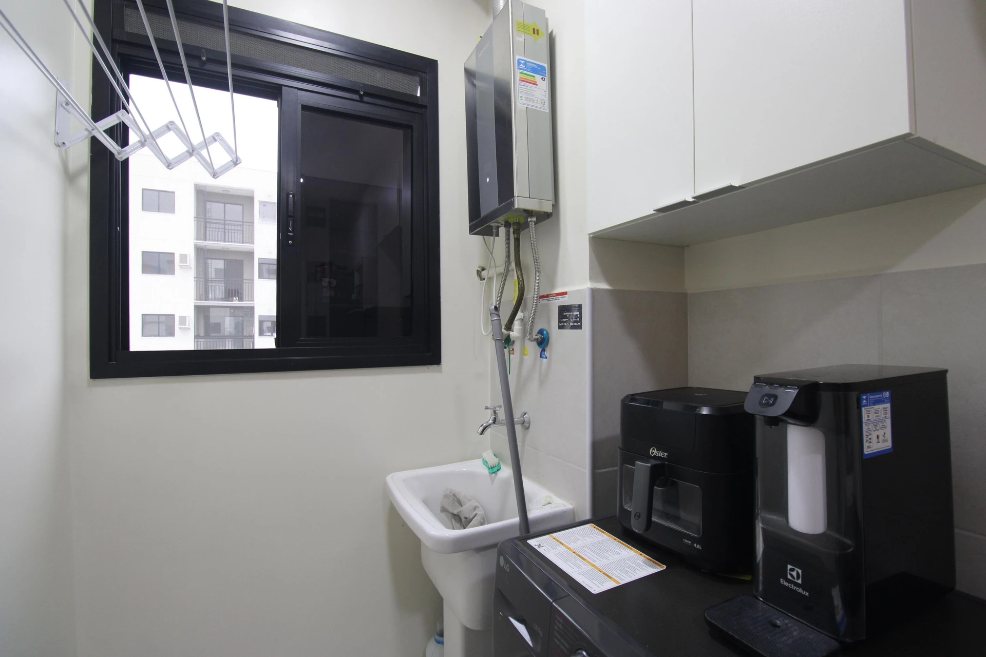 Washing machine in a 2-bedroom apartment, 43 m² — photo 44