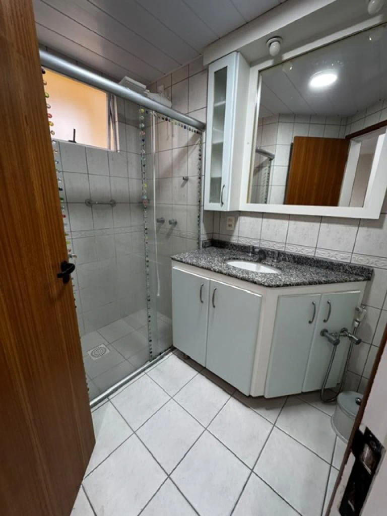 95 m² apartment with 2 bedrooms and a suite — photo 12