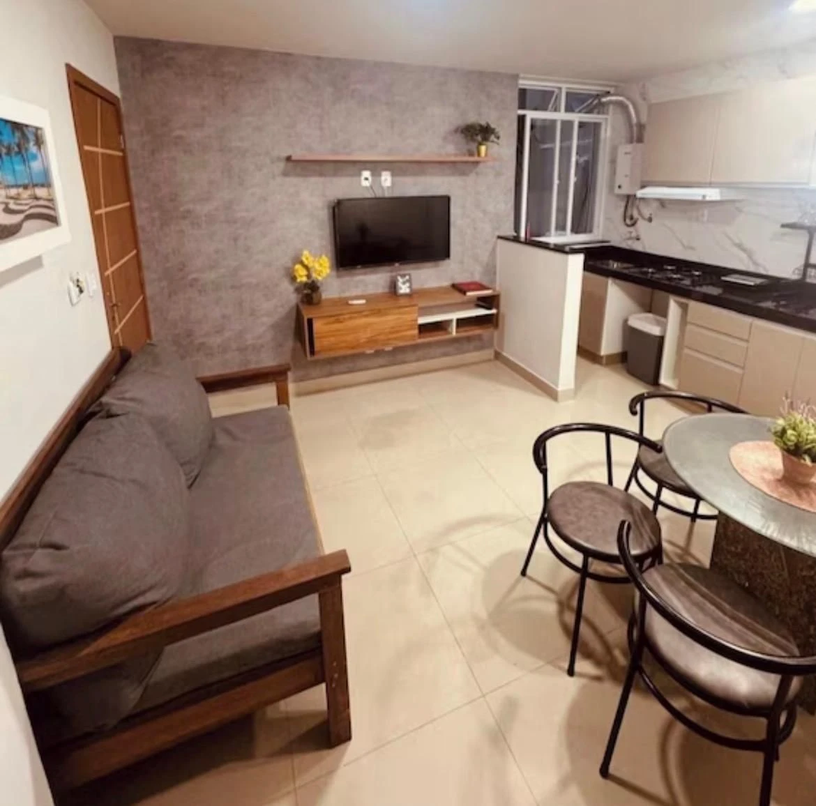 Furnished 2-bedroom apartment with open-plan kitchen — photo 10