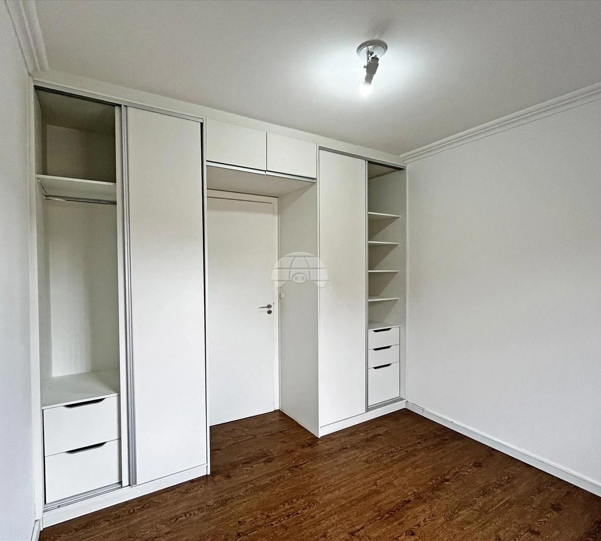 Apartment, 46 m², with wood or laminate floors — photo 6