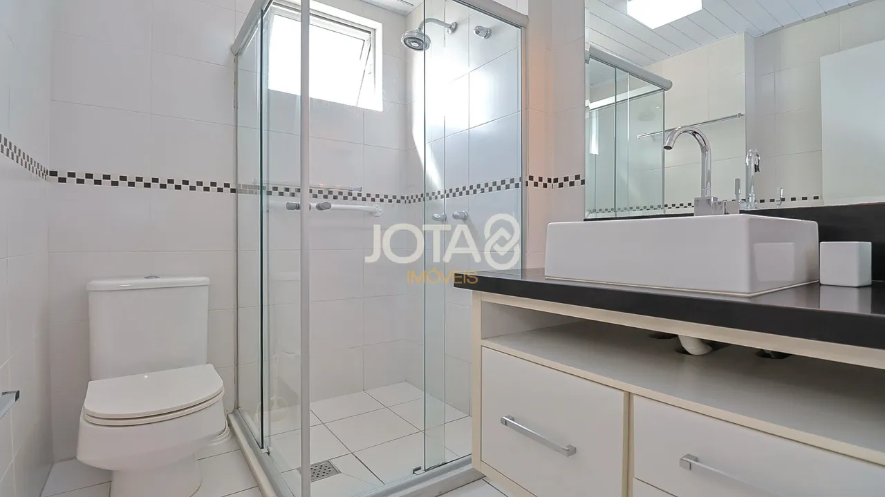Apartamento amueblado de 2 dormitorios con cocina abierta — photo 11