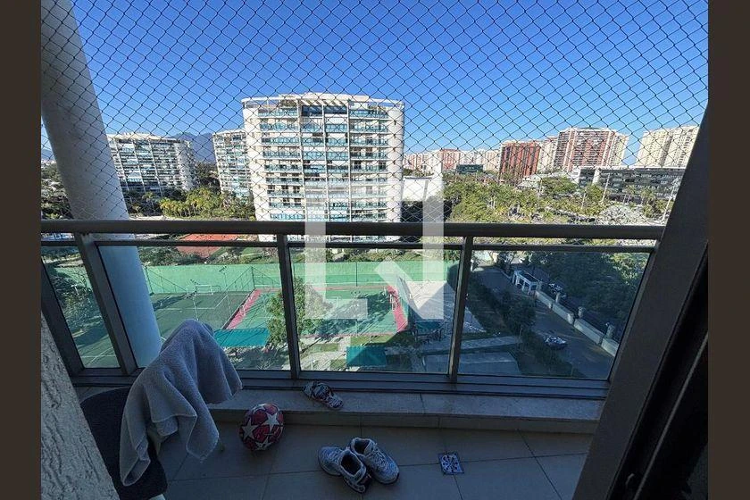 206 m² apartment with 4 en-suite bedrooms and glass balcony — photo 18