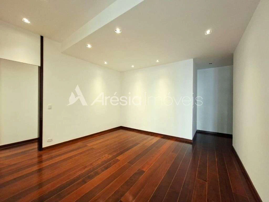3-bedroom apartment with 140 m² and city-view windows — photo 5