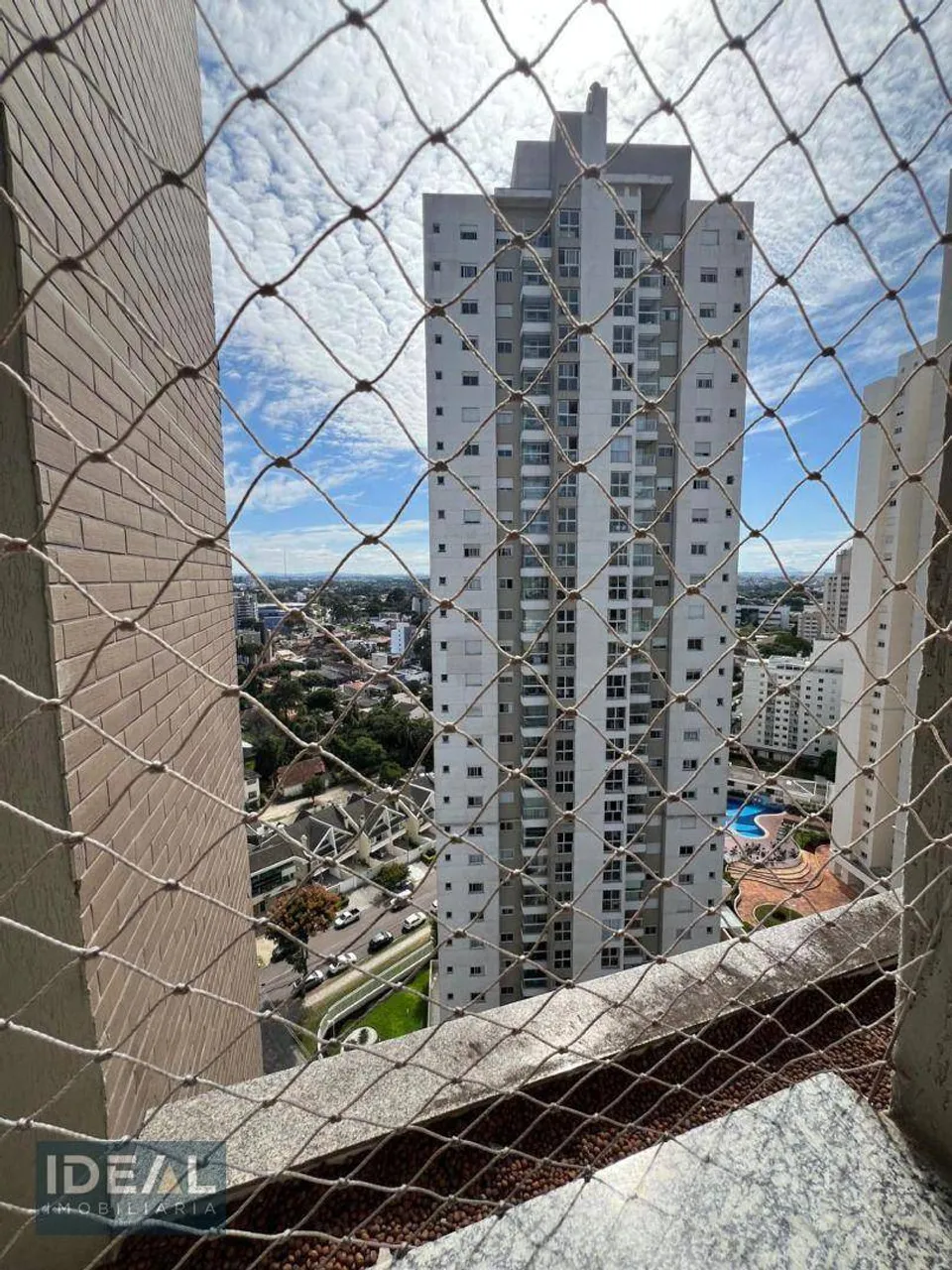 Furnished apartment with 3 bedrooms and 4 bathrooms — photo 18