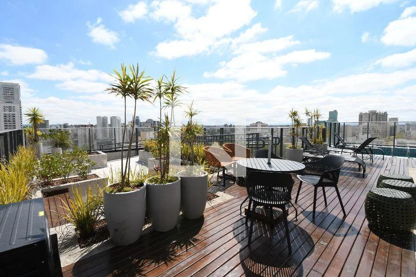 25 m² apartment with a home office and a washing machine — photo 4