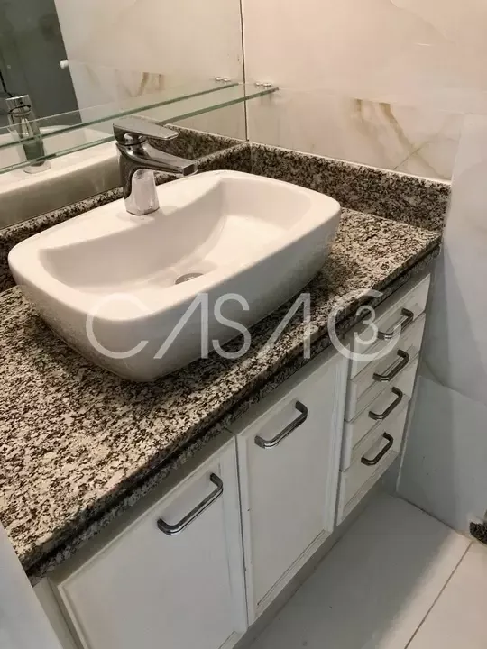 109 m² apartment with a home office and a washing machine — photo 12