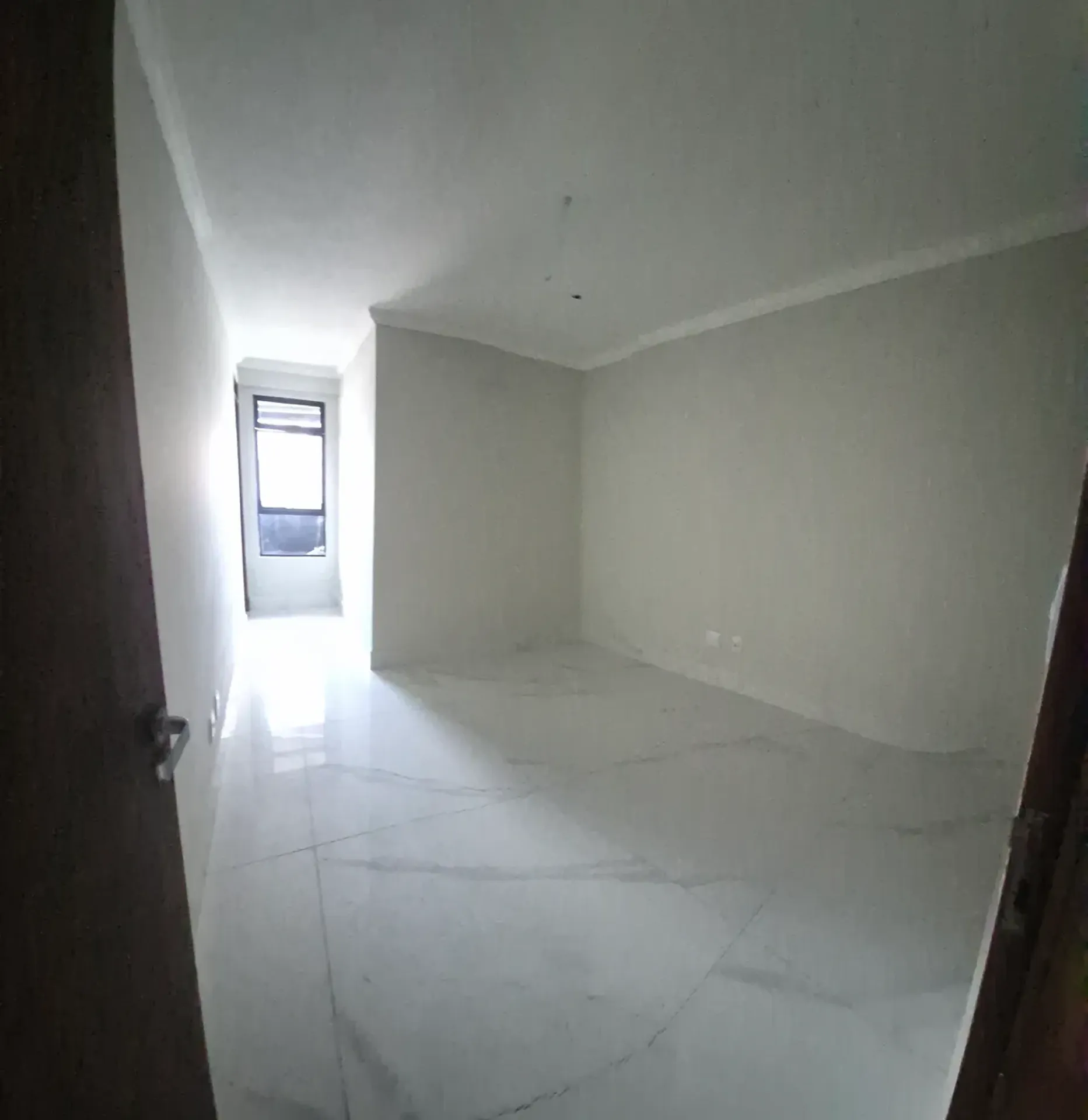 Apartment on the 11th floor with a glass-enclosed balcony — photo 12