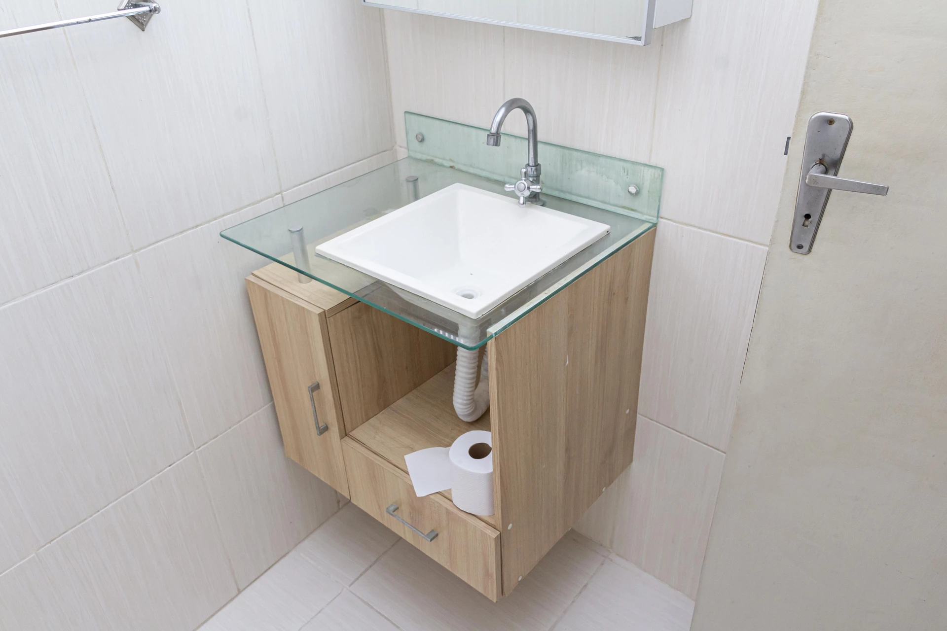 2-bedroom rental apartment with 1 bathroom and parking — photo 42