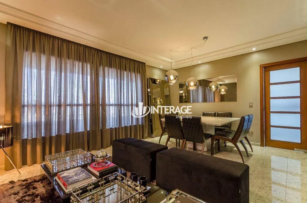 249 m² apartment with 3 bedrooms and 3 bathrooms — photo 4