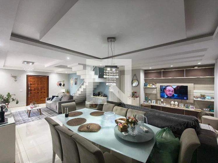 Dishwasher in a 4-bedroom house, 220 m² — photo 8