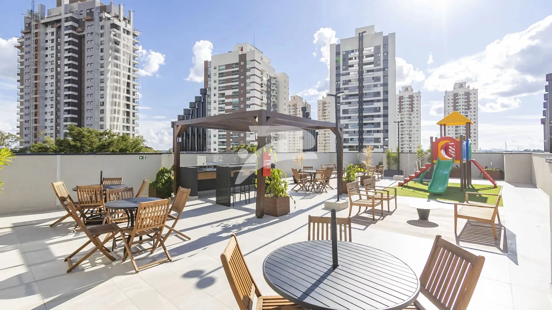 Furnished 2-bedroom apartment with 1 bathroom
