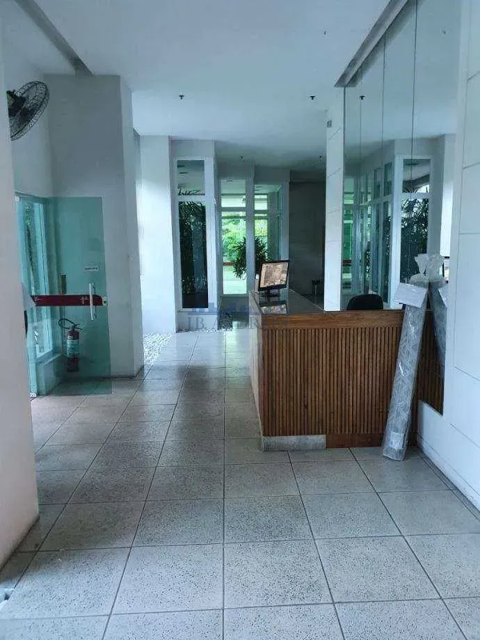 Furnished 2-bedroom apartment with a suite and balcony — photo 41