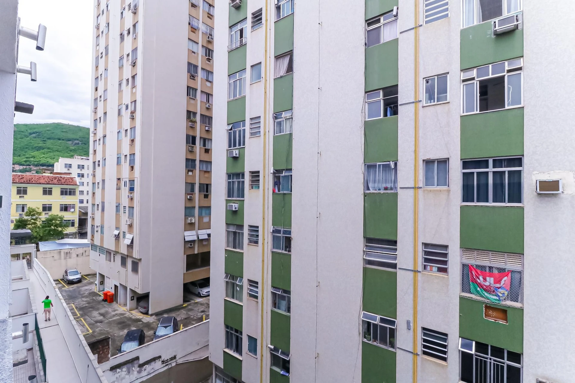 Apartamento de 2 quartos em condomínio com piscina — photo 30