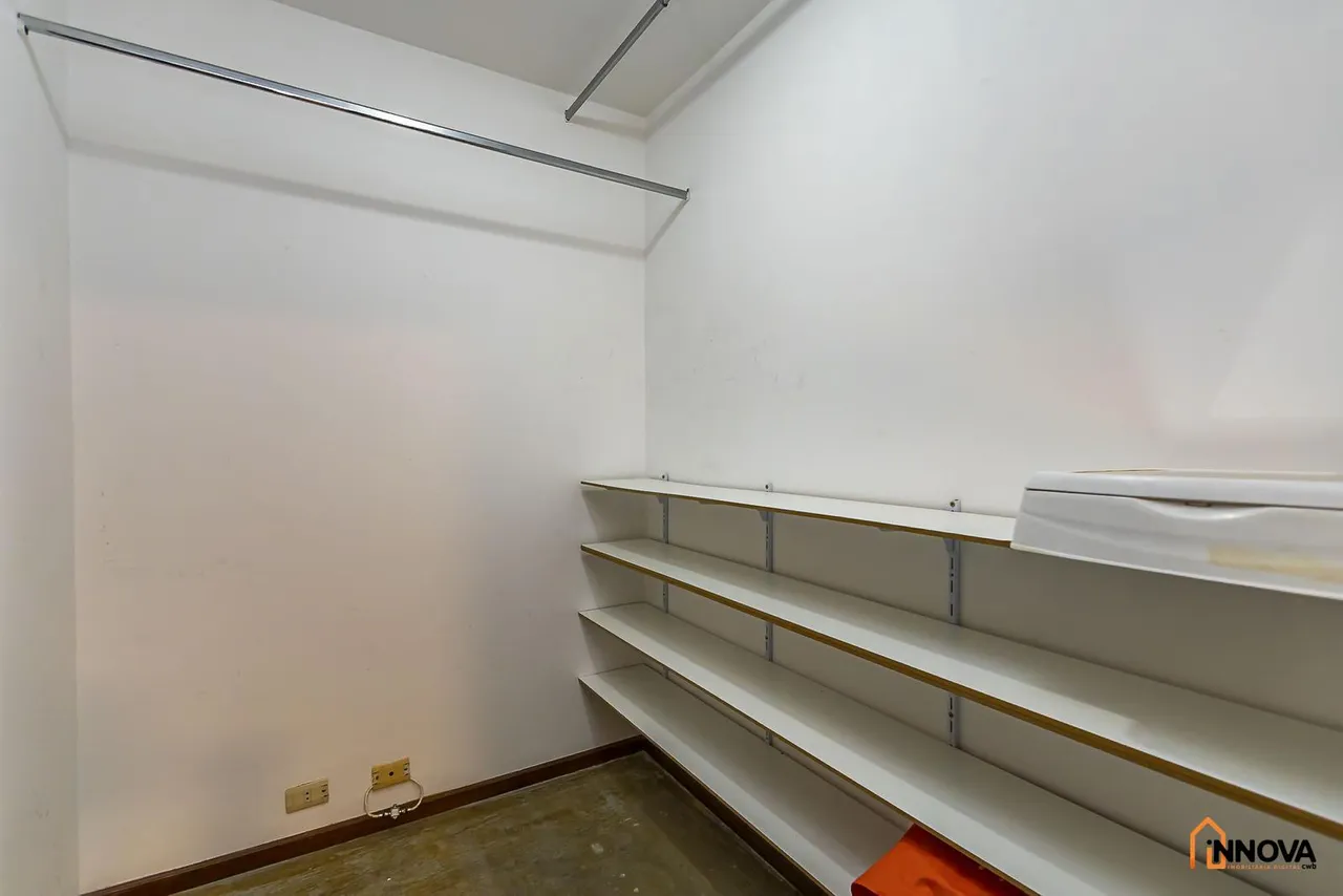 Незмебльована квартира з 3 кімнатами та 187 м² — photo 13