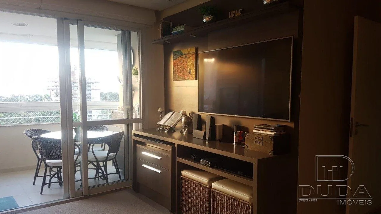 Apartment on the 11th floor with a glass-enclosed balcony — photo 10