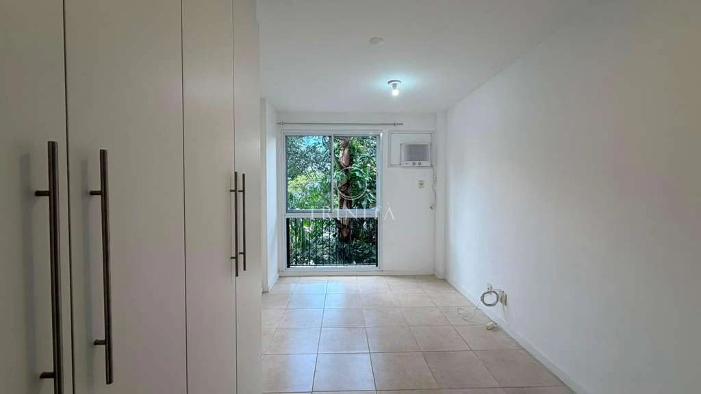Furnished 2-bedroom apartment with en-suite and parking — photo 30