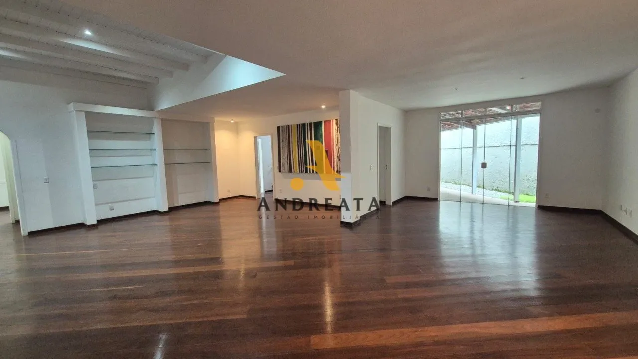 Unfurnished house with 5 bedrooms and 647 m² balcony — photo 18