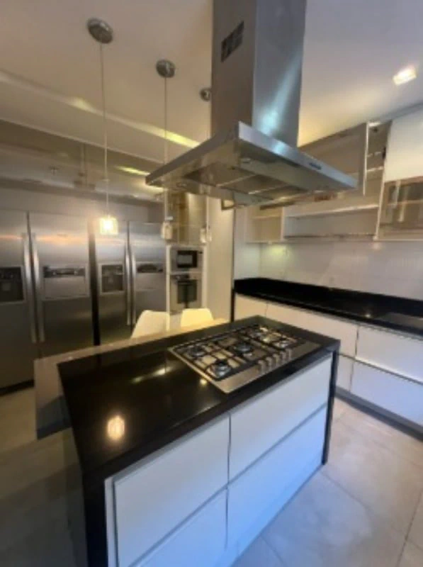 Furnished house with 6 en-suite bedrooms and 1,000 m² — photo 16