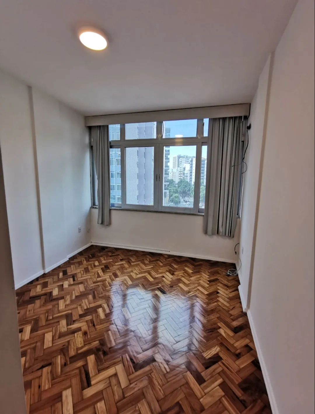 6th-floor apartment with 3 bedrooms and 2 bathrooms — photo 13