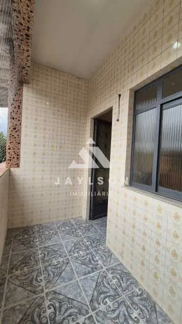Unfurnished 1-bedroom apartment with a closed kitchen — photo 30