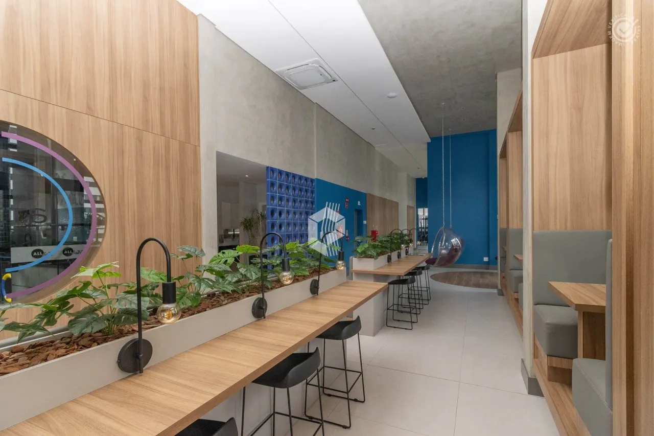 Furnished 1-bedroom apartment with open-plan kitchen — photo 34