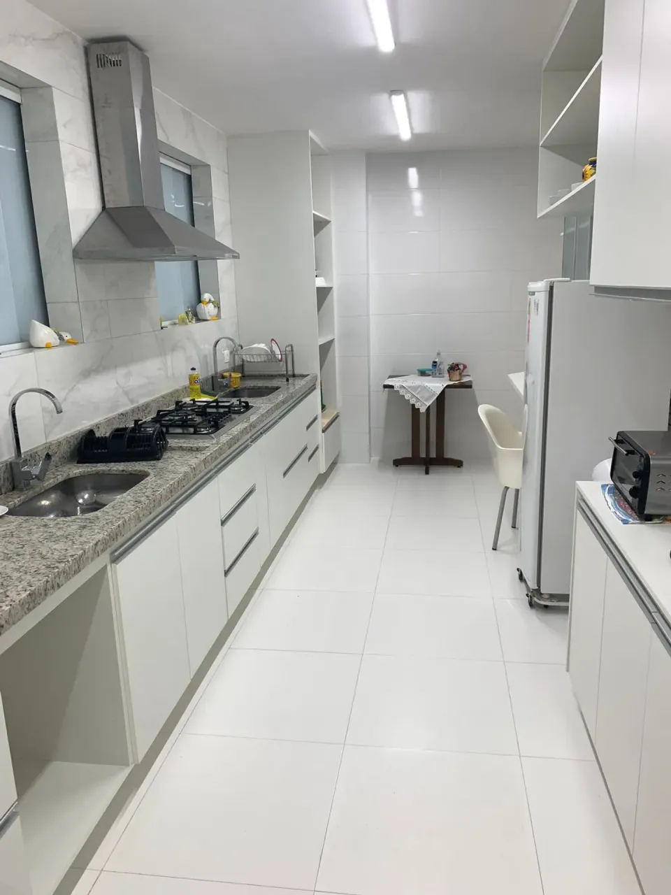 Apartamento mobiliado com 4 quartos e 3 banheiros — photo 13