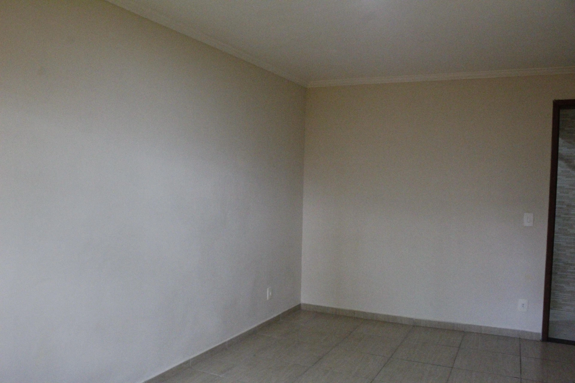 Casa sem mobília com 1 quarto e 2 banheiros e garagem — photo 9