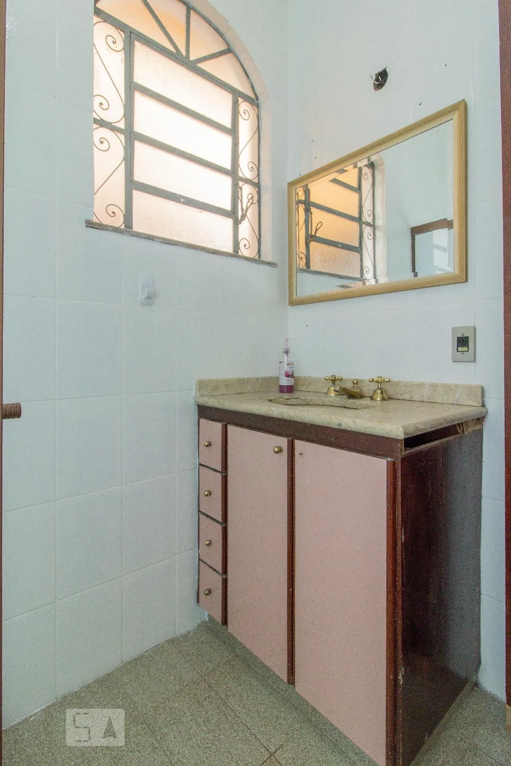 Rental house with 4 bedrooms and a private garden — photo 34