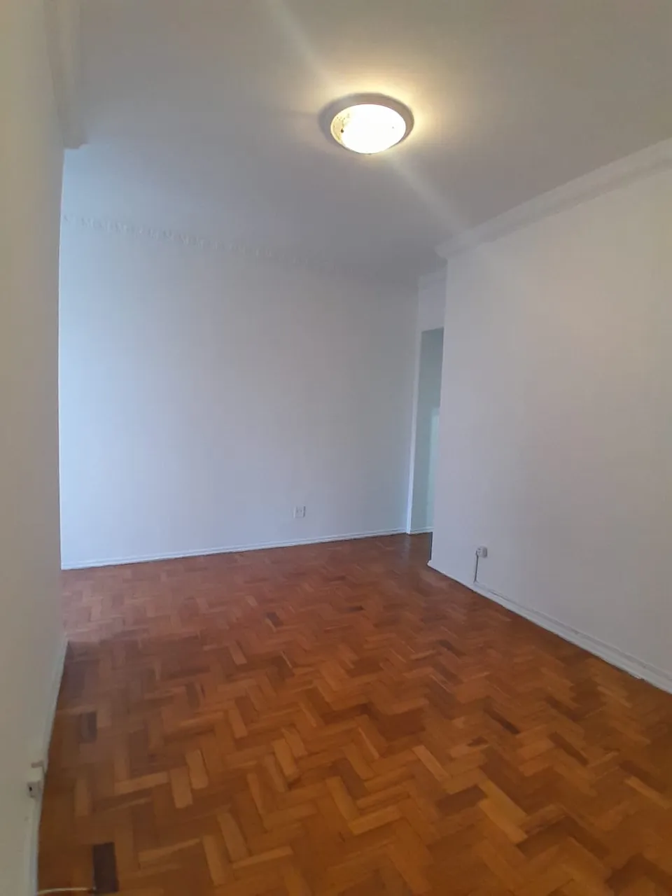 2-bedroom apartment with a separate, closed kitchen — photo 9