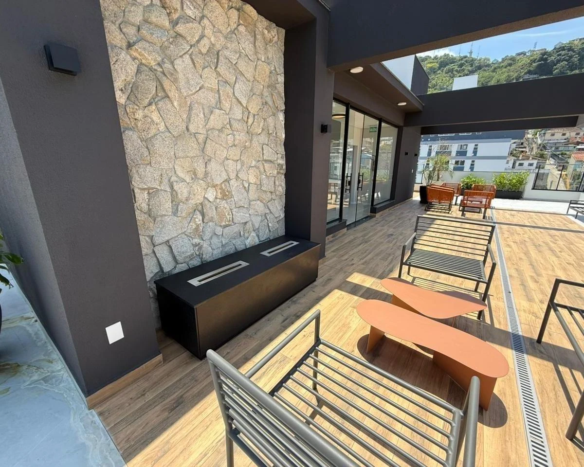 One-bedroom apartment with a grill on the balcony — photo 11