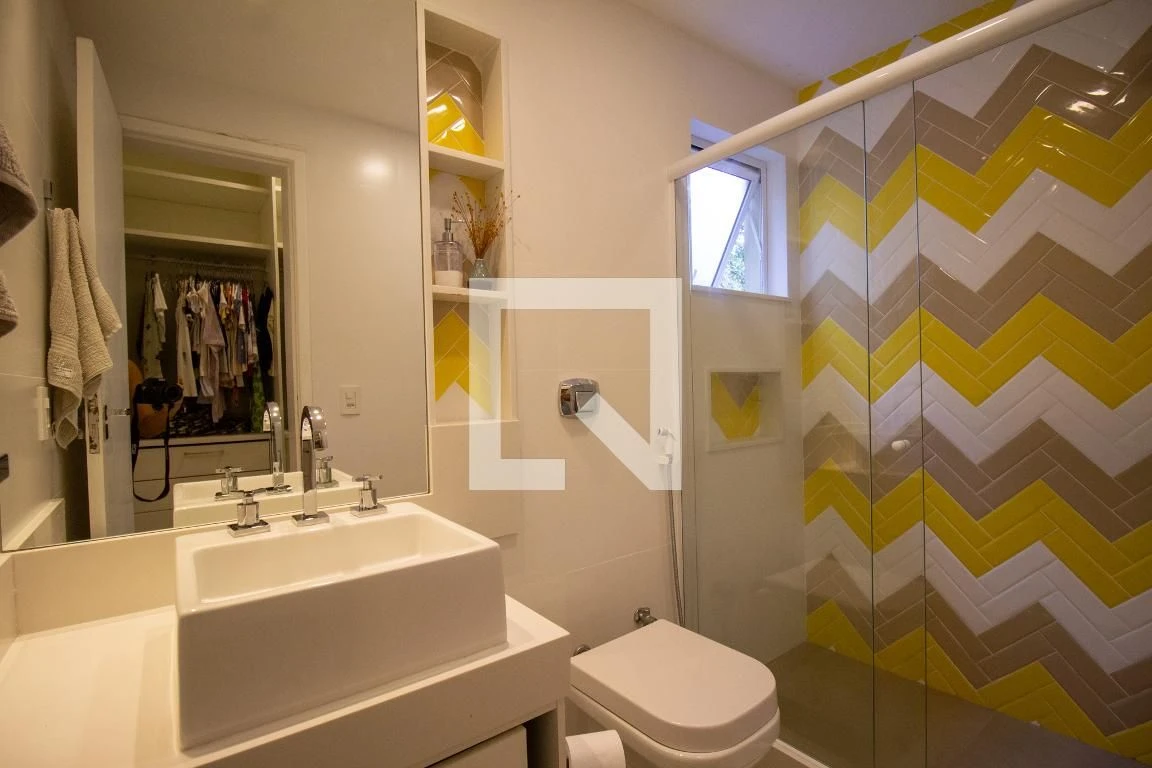 4-bedroom house with a bathtub in Rio de Janeiro — photo 75