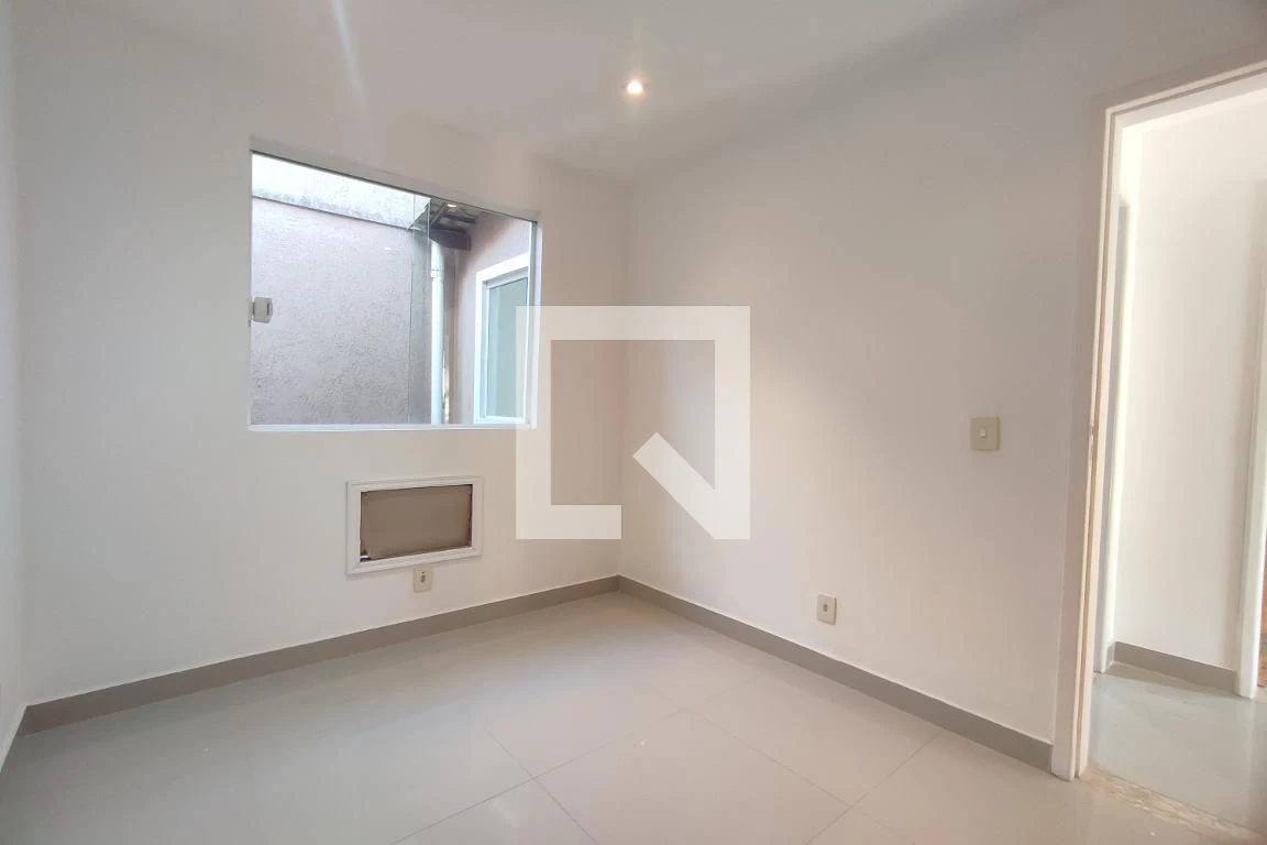 Unfurnished house with 3 bedrooms and 4 bathrooms — photo 7