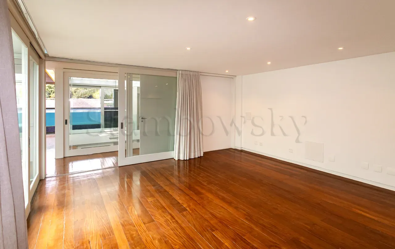 House with 3 bedrooms and a closed-off gas kitchen — photo 13