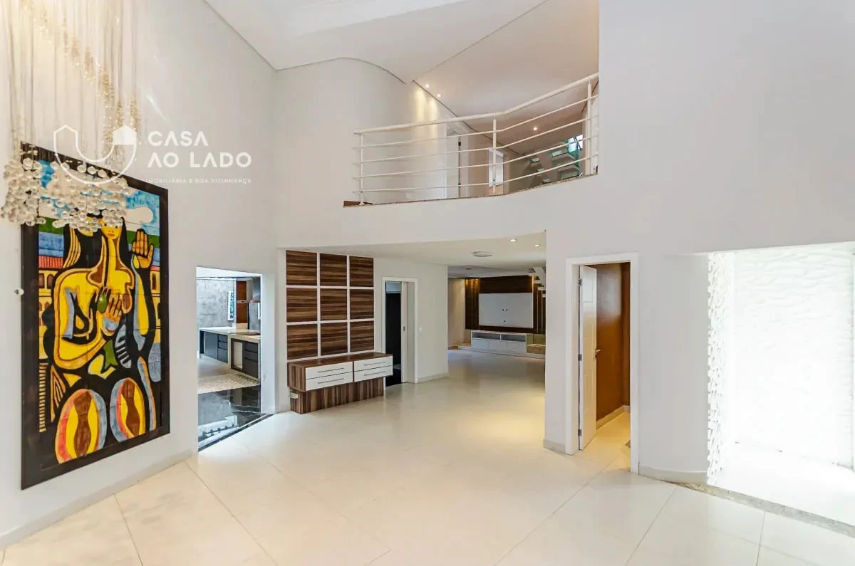 Balcony with a grill in a 3-bedroom house, 264 m²