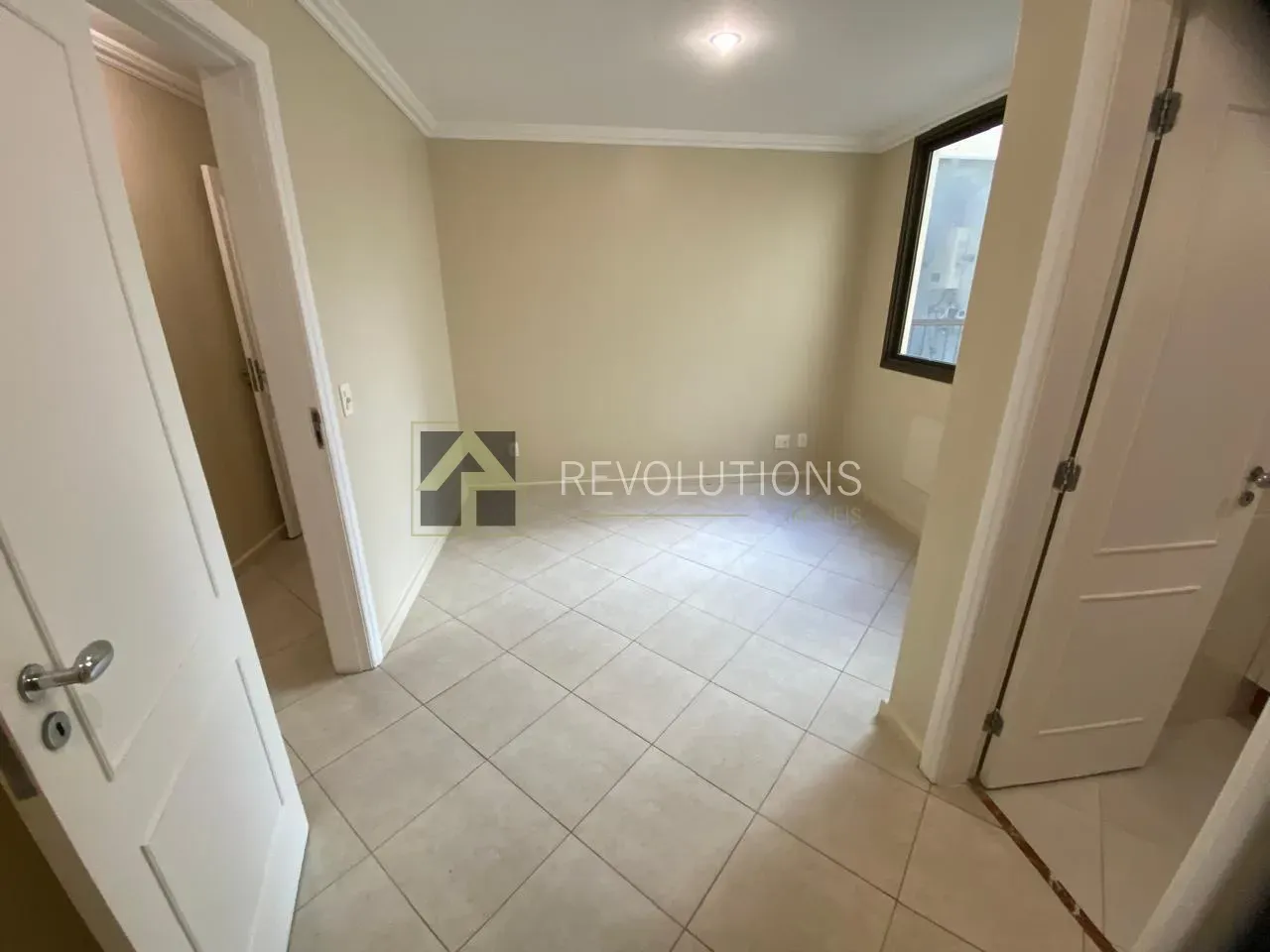Apartamento de 3 quartos e 5 banheiros com varanda — photo 10