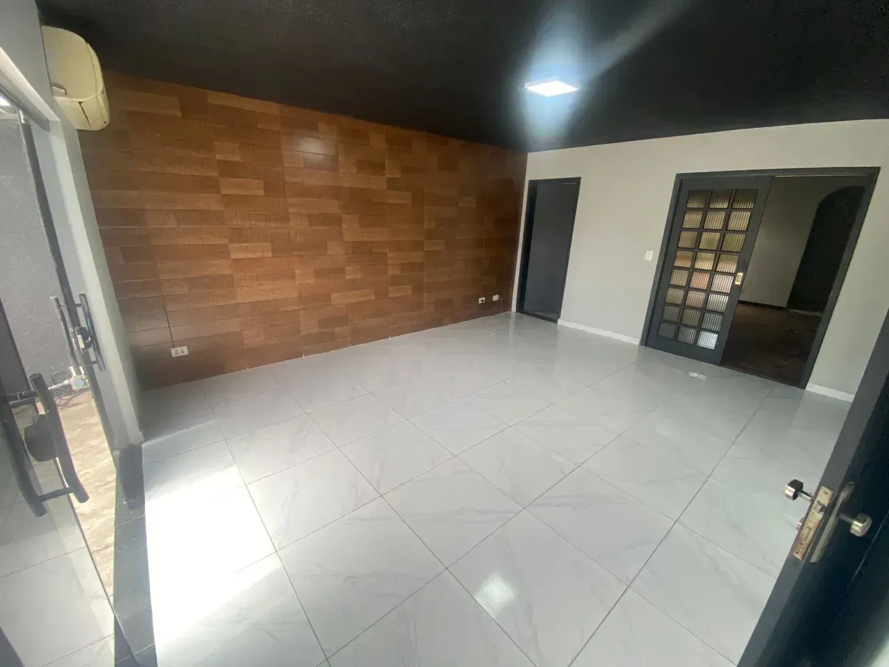 Rental house with 5 bedrooms and 5 bathrooms