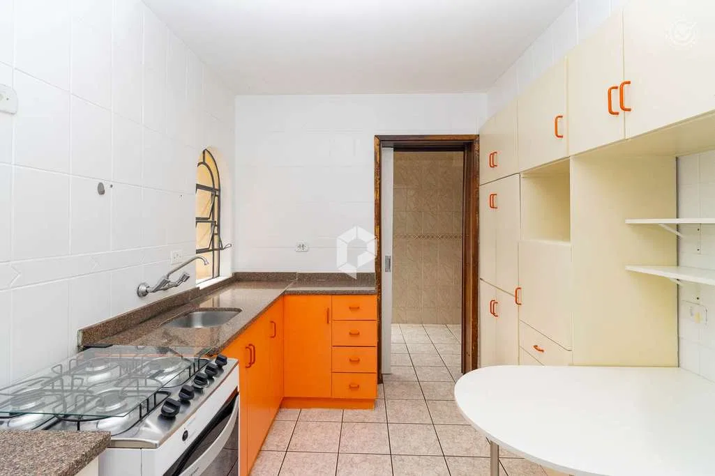 Wood or laminate floors in a 3-bedroom apartment, 107 m² — photo 7