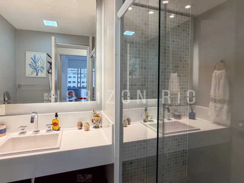2-bedroom apartment with a washing machine in Rio de Janeiro — photo 14