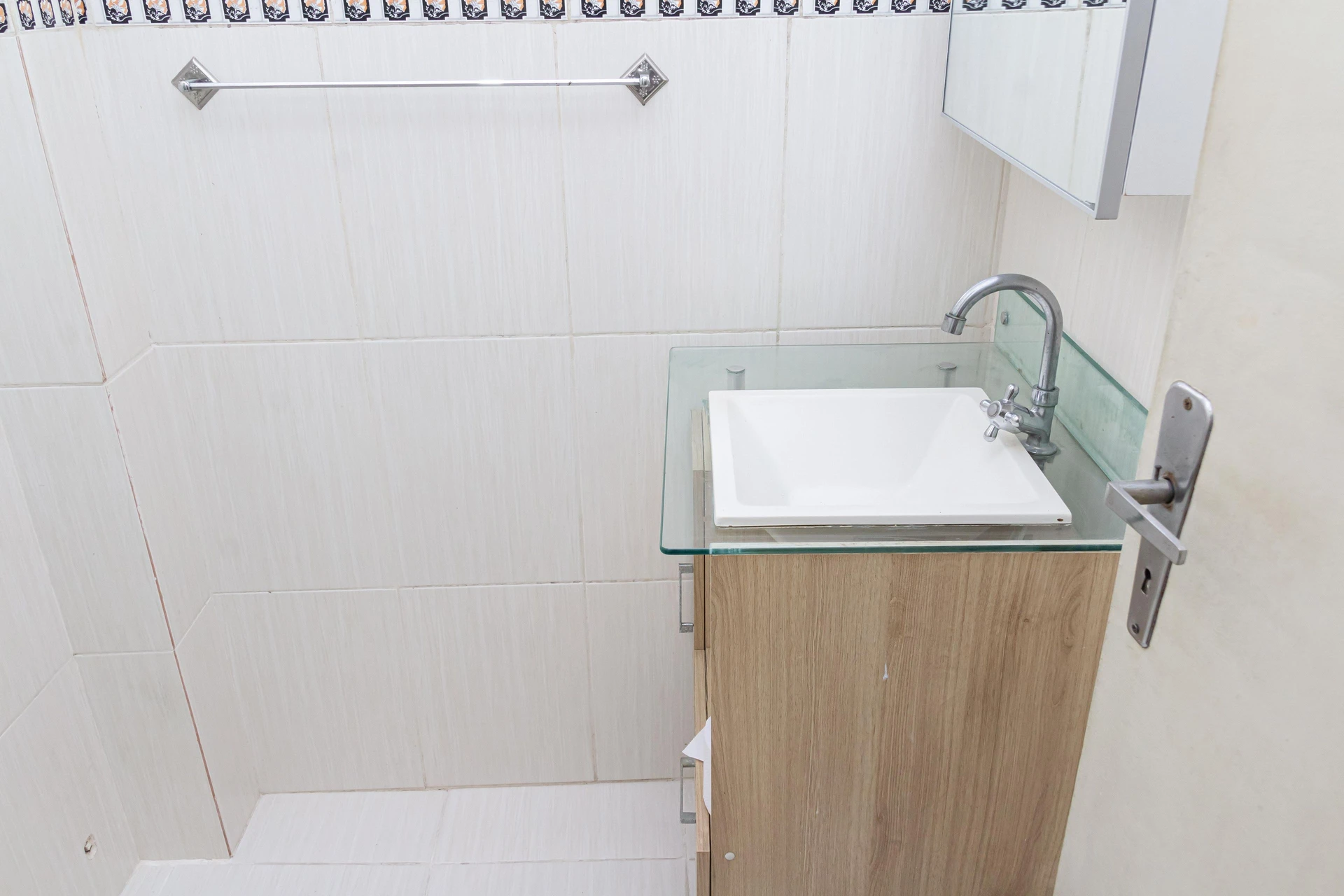 2-bedroom rental apartment with 1 bathroom and parking — photo 40