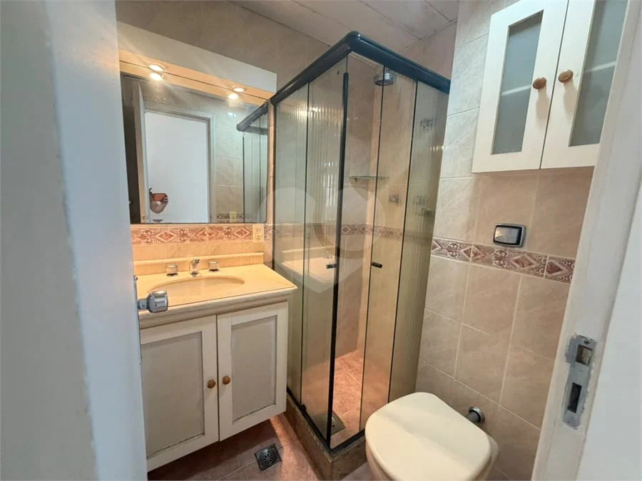 3-bedroom apartment with a home office in Rio de Janeiro — photo 17