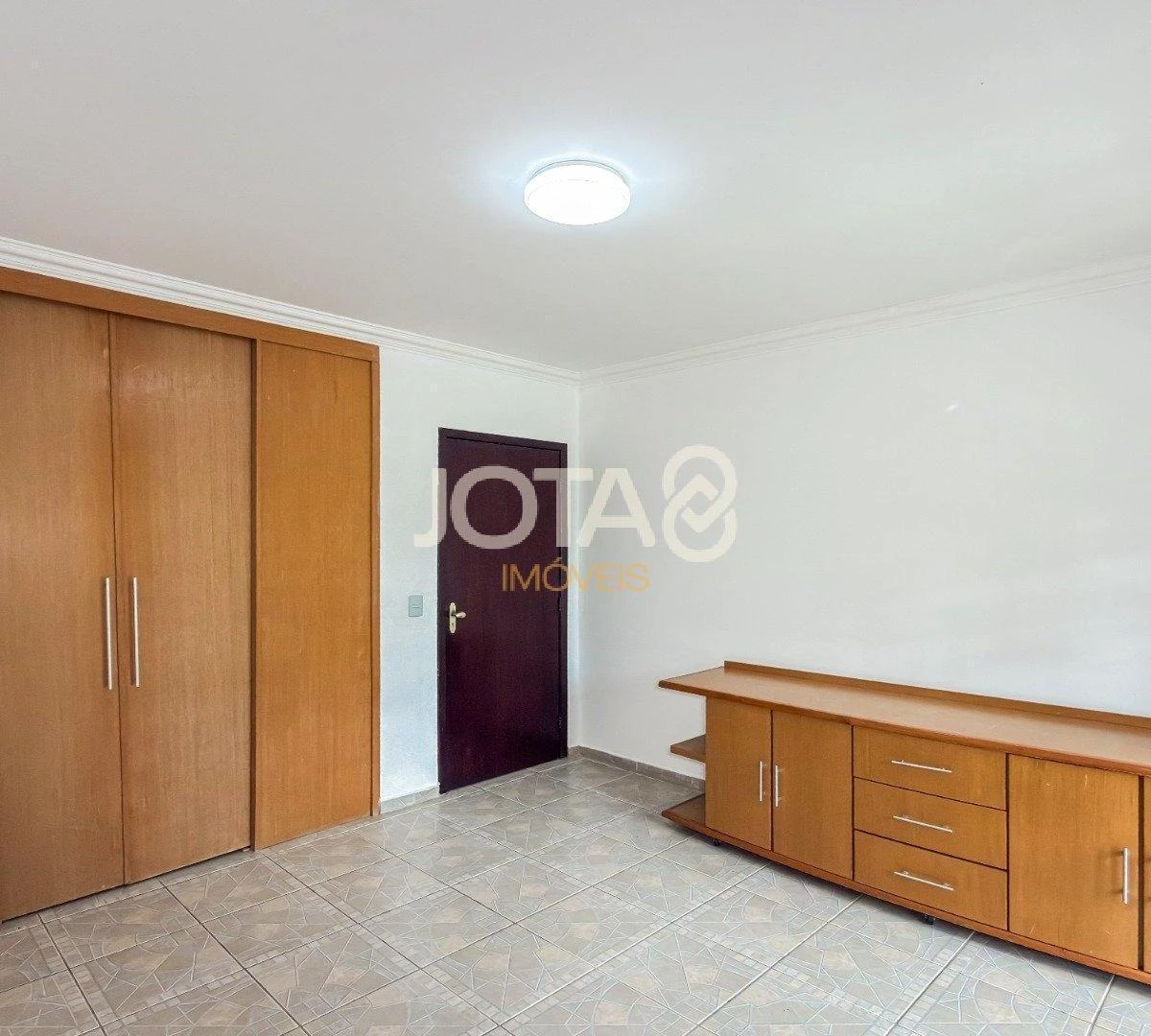 Ванна та 3 спальні: будинок 300 м² — photo 23