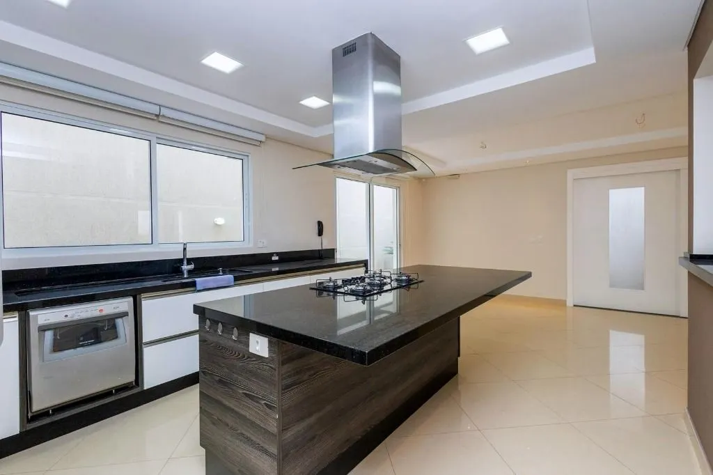 Furnished house 649 m² with 4 en-suite bedrooms — photo 26